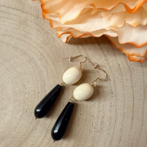 PENDIENTES TRIANA NEGRO Y HUESO